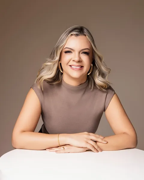 Dra. Camila Ferreira, cirurgiã-dentista